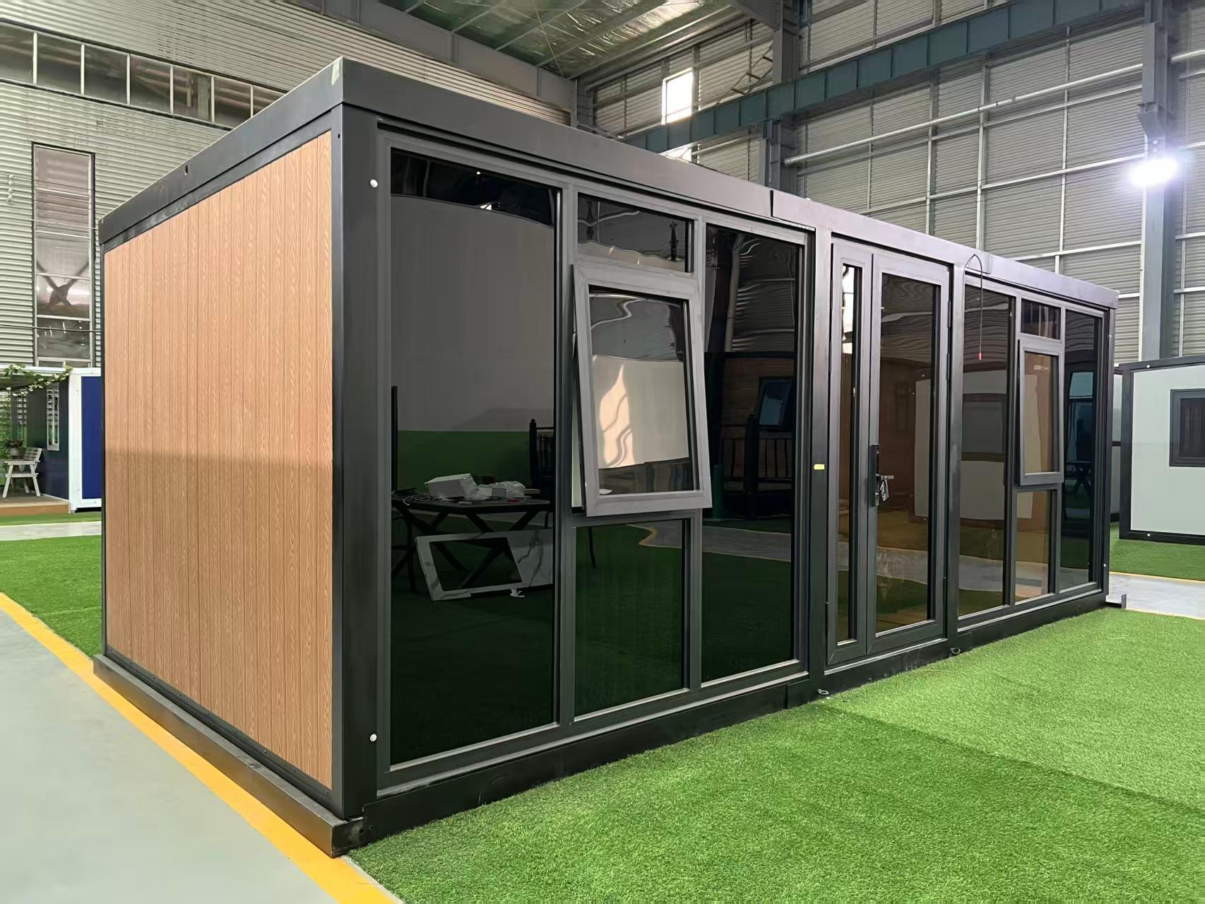 10ft Breathable Lightweight Steel Structure Expandable Flat-top Modern Container House Suitable for Living Rooms Office