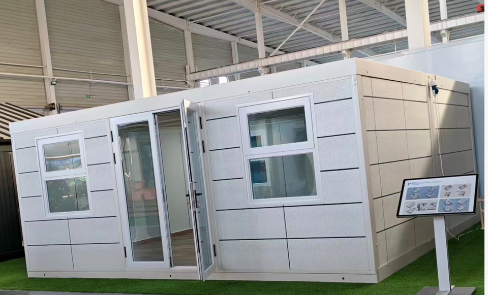 Two-story Double-wing Expandable Modular Integrated House Mobile Villa Steel Structure Splicing Design Sandwich Panel Waterproof