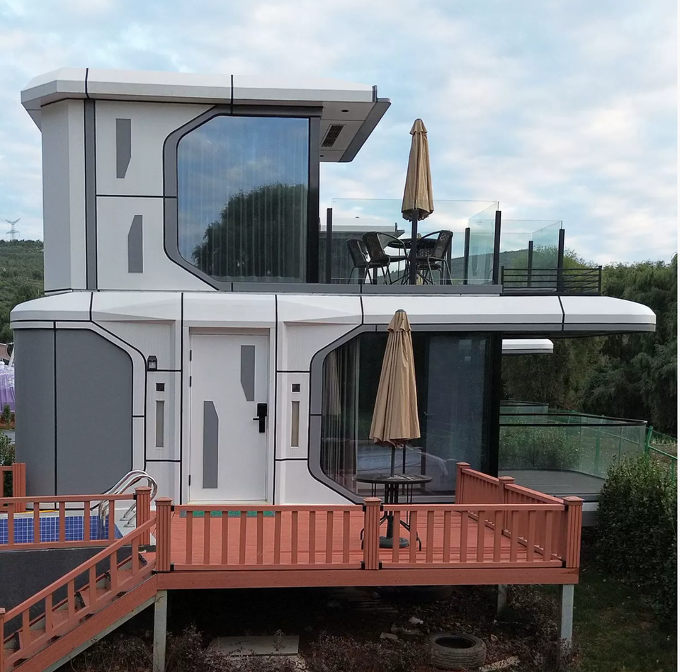 Luxury Double-Deck Space Capsule Home System Mobile Beach Hotel & Homestay Container Houses for Supermarket & Office Building
