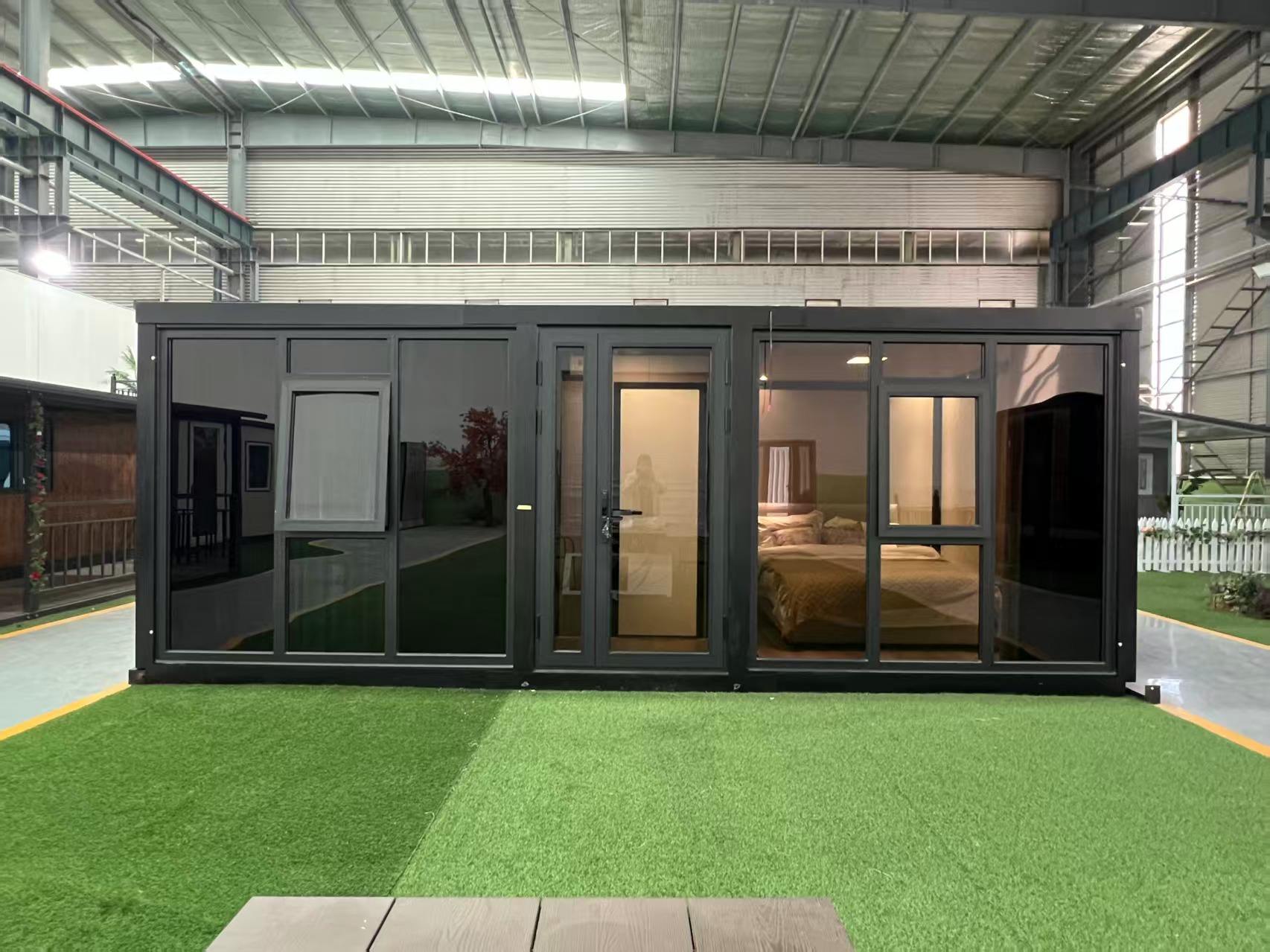 10ft Breathable Lightweight Steel Structure Expandable Flat-top Modern Container House Suitable for Living Rooms Office