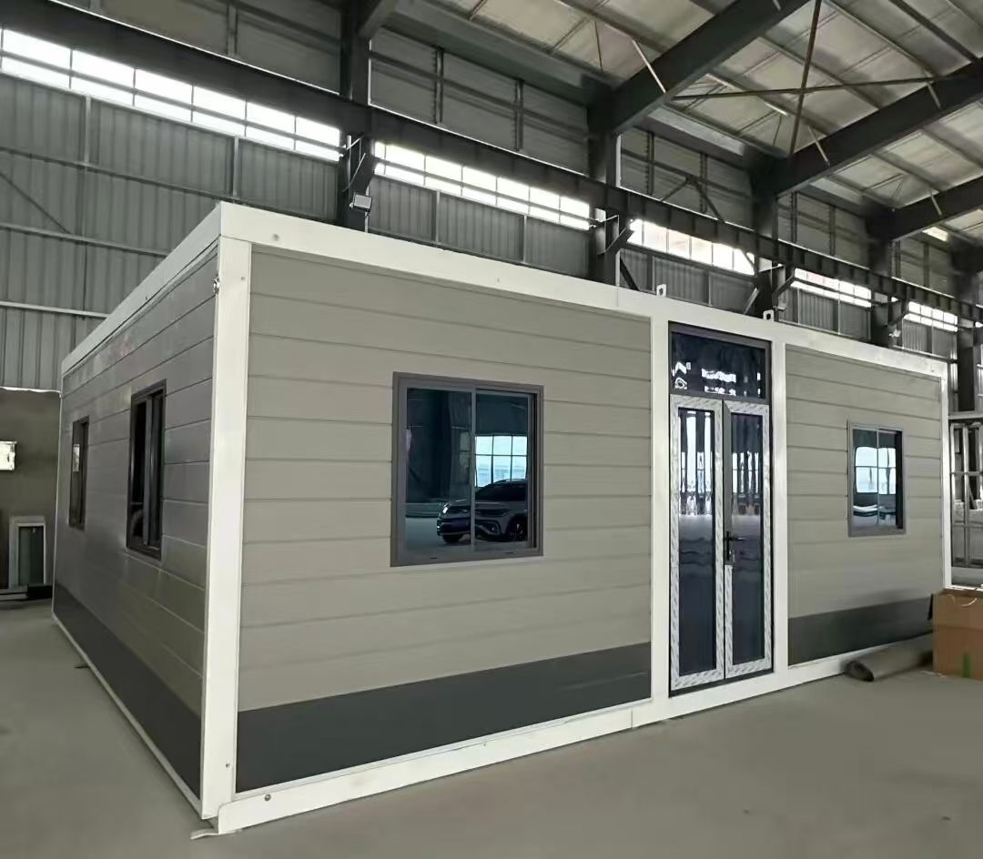 Two-story Double-wing Expandable Modular Integrated House Mobile Villa Steel Structure Splicing Design Sandwich Panel Waterproof